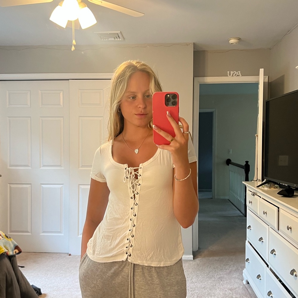 White short sleeve shirt